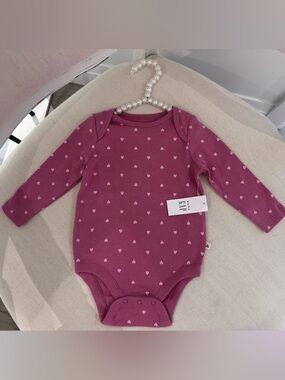 🤍 3~6 Mth GAP Long-Sleeve Pink Heart Print 100% Cotton Baby One-Piece Bodysuit